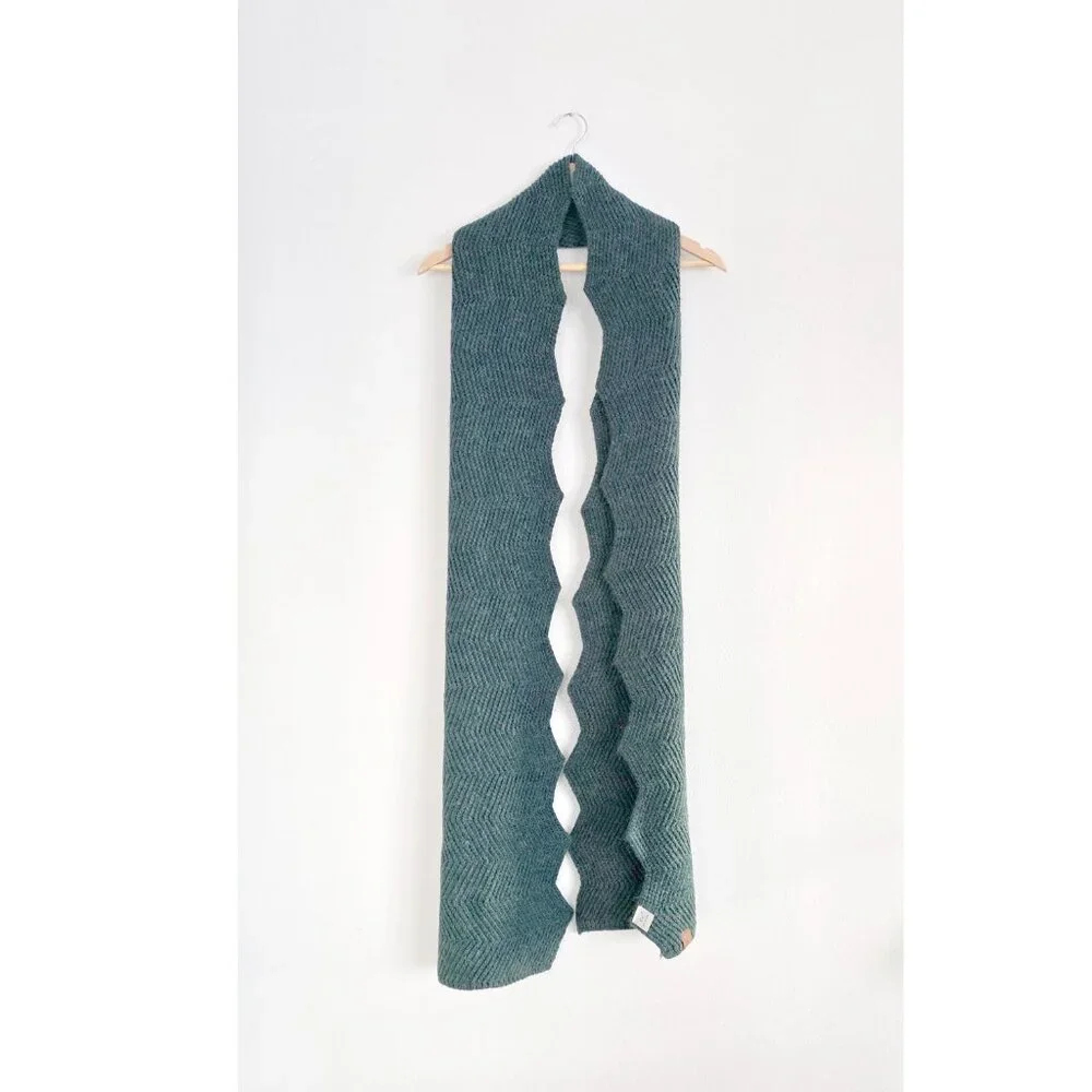 C.C. Knit Scarf Dark Green Zigzag Ric Rac Ripple Edge Long Winter Wrap